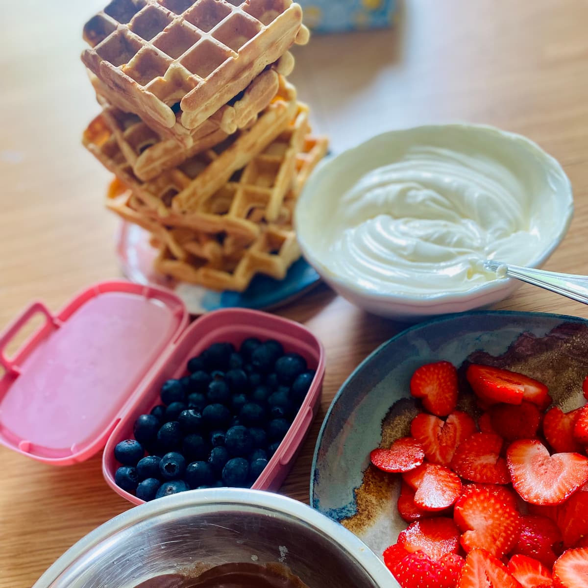 Złociste gofry bez cukru z chrupiącą skórką — przepis keto z 5 składników